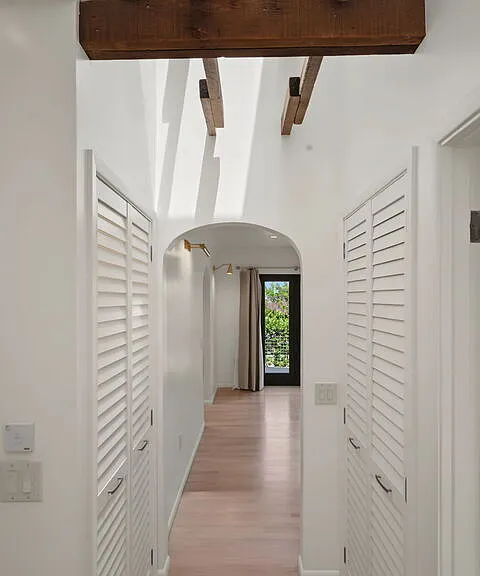 9001 Rosewood Ave — Photo 24