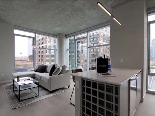 107 W Hubbard St #20, Chicago, IL 60654