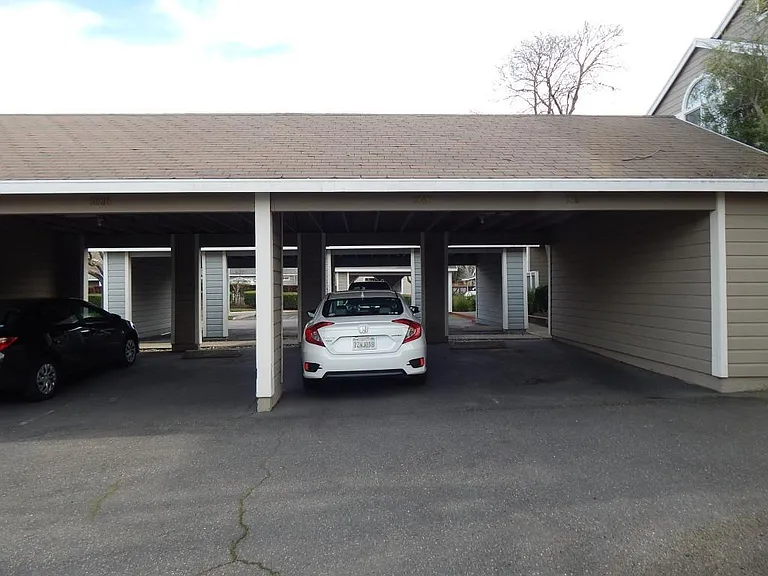 3141 Woods Cir — Photo 31