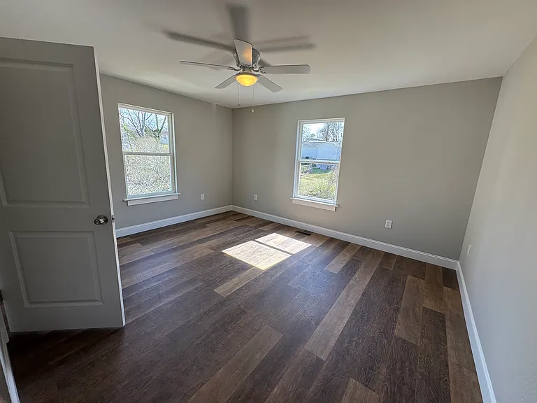 502 Shannon Ave — Photo 5