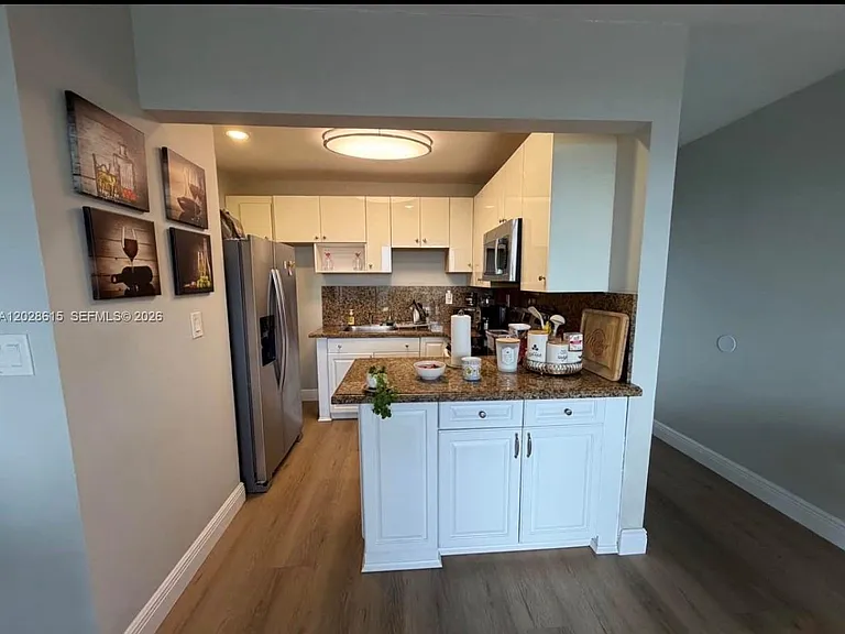 3551 SW 9th Ter #409 — Photo 7
