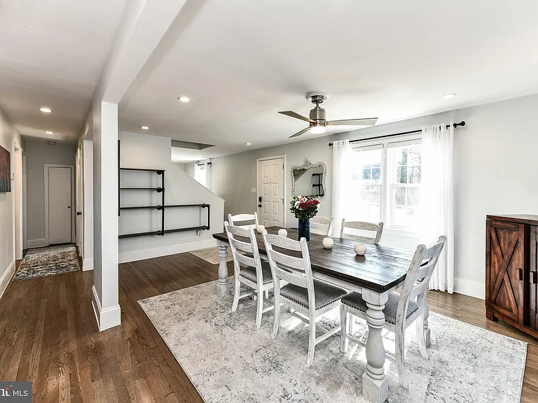 7308 Poplar Ct — Photo 4