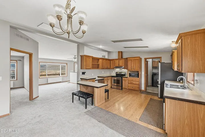3 bed, 1800 sqft, $2,500 — Photo 4