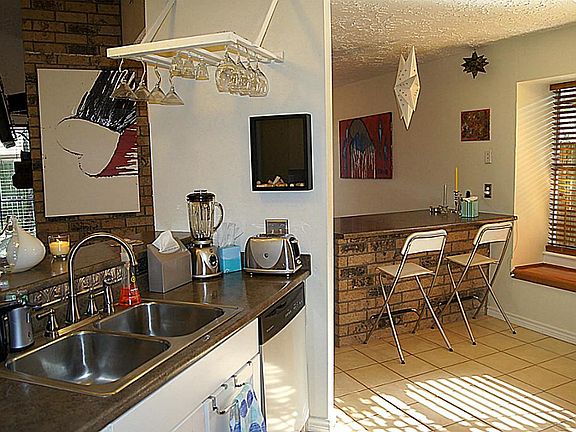 5th image of 430 Village Creek Dr