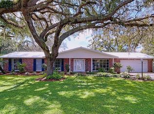 12040 Riverhills Dr, Tampa, FL 33617