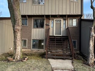 738 Circle Dr #738, Roselle, IL 60172