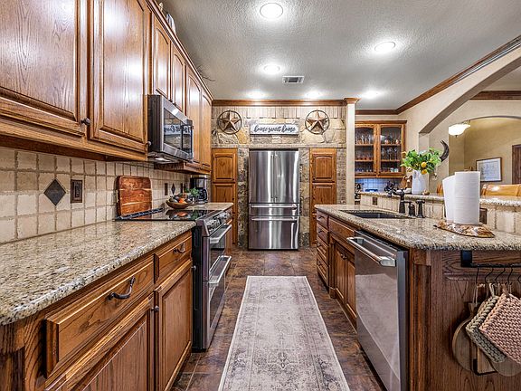 5th image of 295 Lone Oak Rd