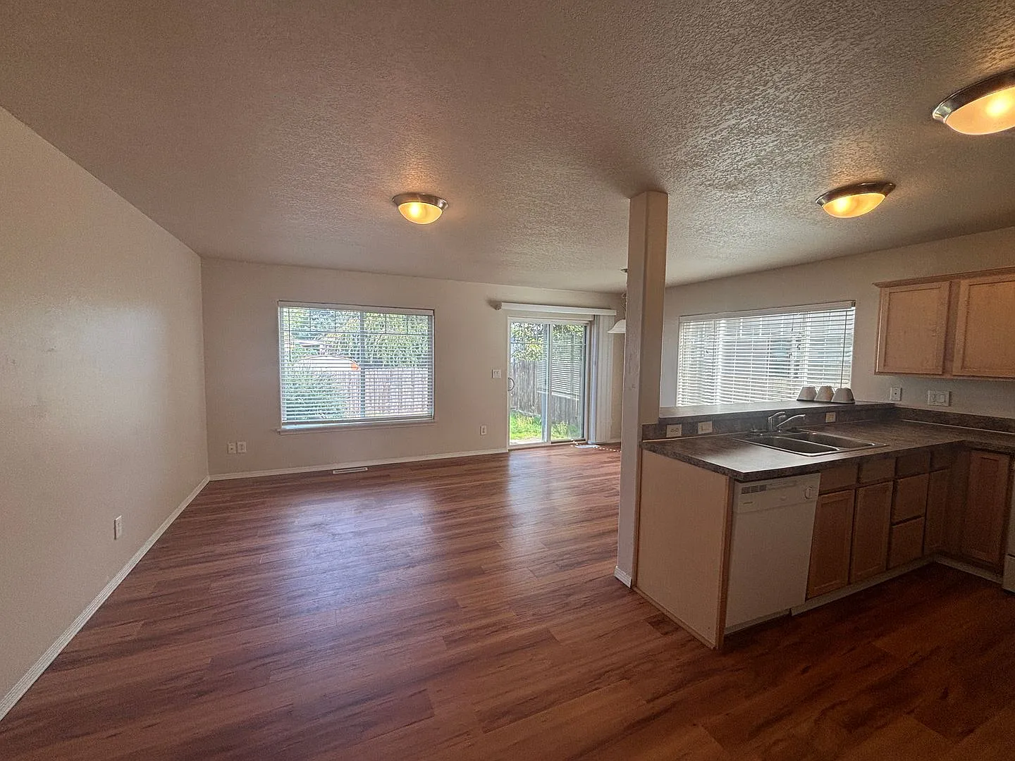 Coming soon 3 Bedroom 2.5 Bath Two Story Duplex — Photo 4