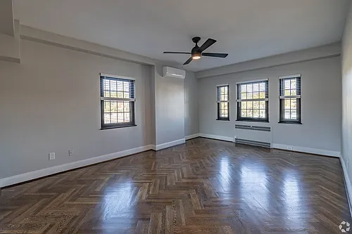 2645-2649 Erie Ave #31 Photo 1