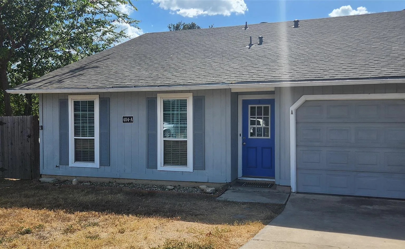 2 bed, 2.0 bath, 2468 sqft, $1,475 — Photo 1