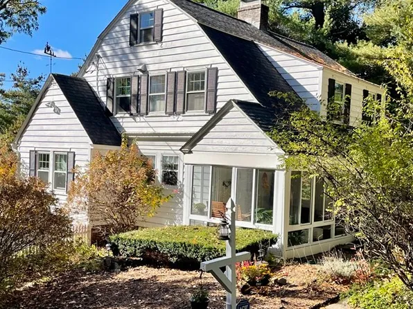 41 Longview St, Palmer, MA 01069