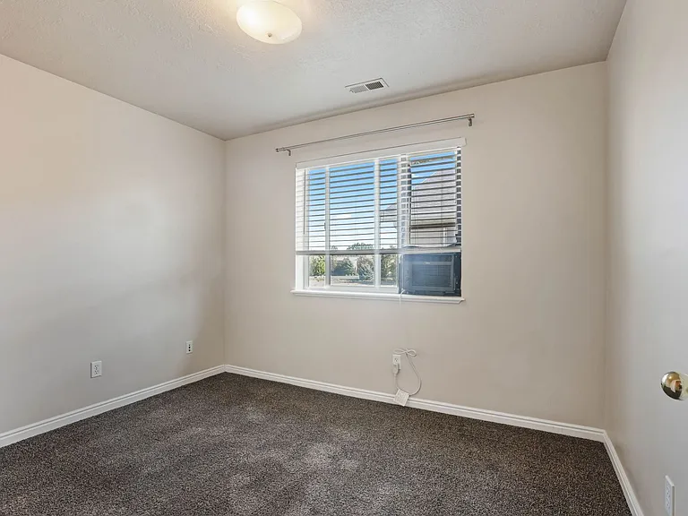 264 N 3 E #602 — Photo 16