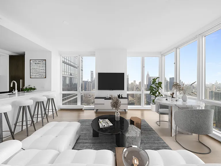 605 W 42nd St #54M — Photo 1