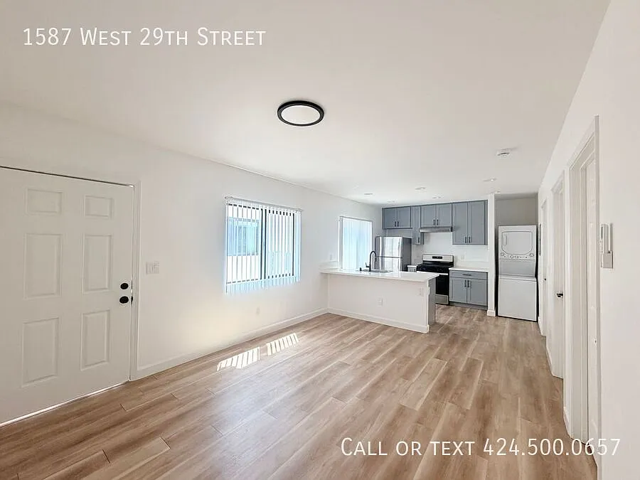 Modern 2BD/2BA Near USC — Photo 1