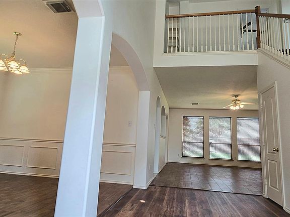 4th image of 21038 Narrow Gate Dr