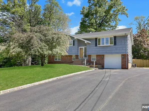 20 Blue Hill Rd, Norwood, NJ 07648