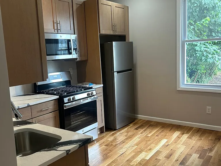 18 Winfield Ave #1 — Photo 5