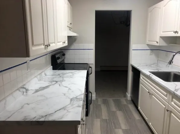 13977 74th Ave #202, Surrey, BC V3W 6G6