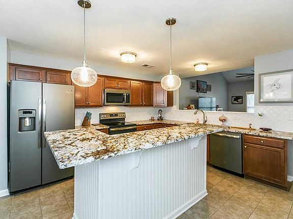 5th image of 1009 Stonecrop Dr