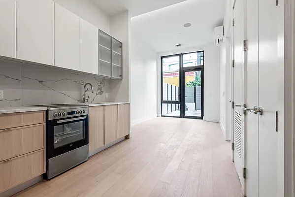 Rented by Nooklyn NYC LLC | media 6