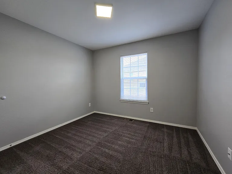 539 Welch St — Photo 10