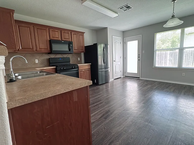 3302 Etheredge Dr — Photo 8