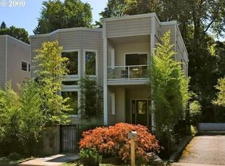 3010 SE Berkeley Pl, Portland, OR