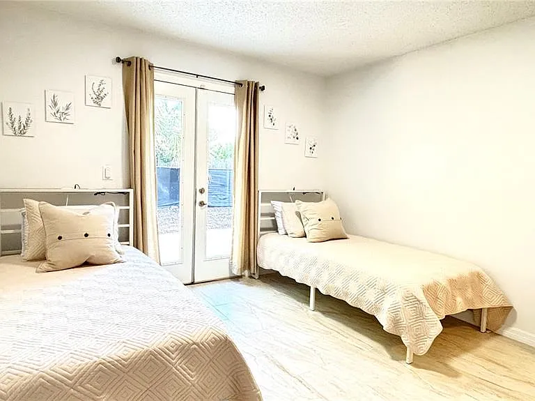 2431 Loma Linda St — Photo 20