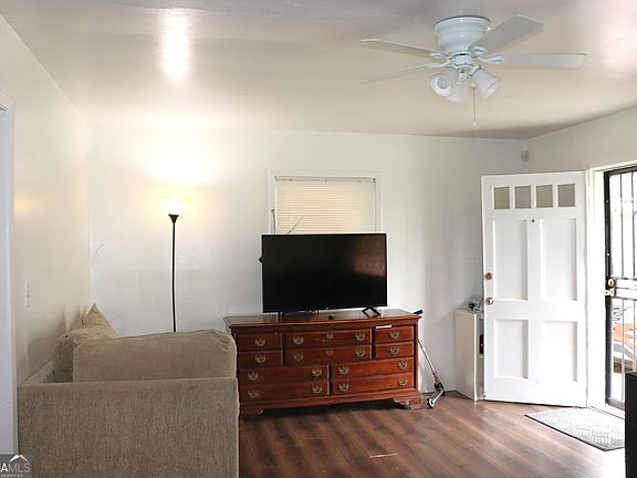 5th image of 3513 Larkspur Ter