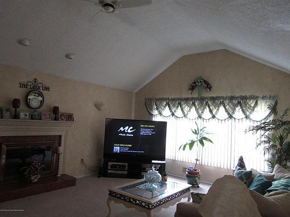2nd image of 700 Princess Ct