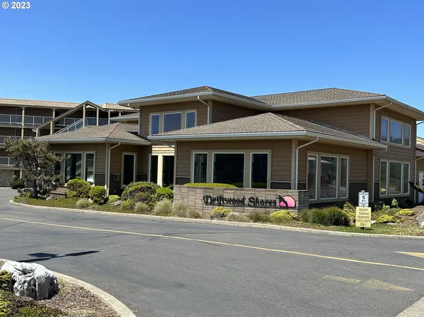 88416 1st Ave #102, Florence, OR 97439