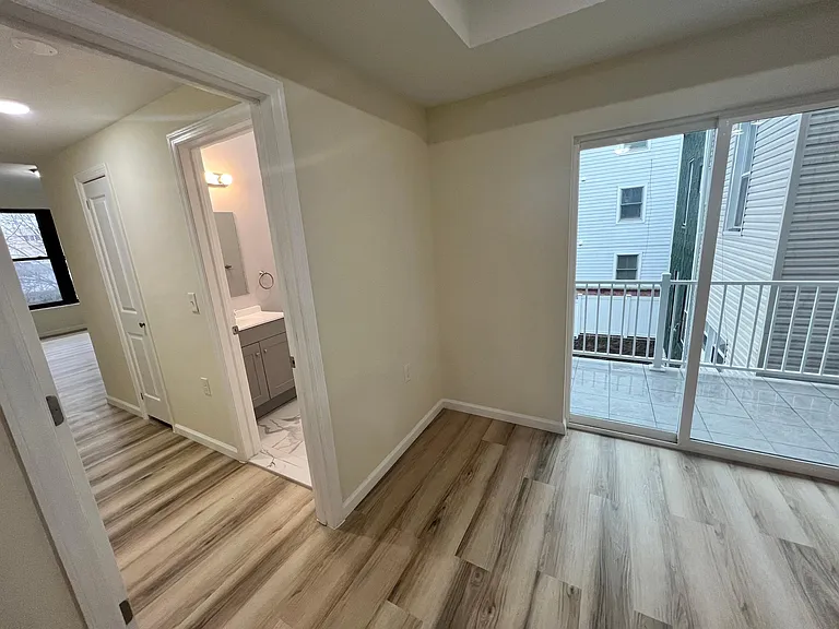 145 Bergen Ave #4 — Photo 22