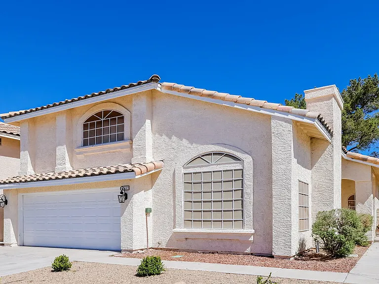 1403 Harmony Hill Dr — Photo 4