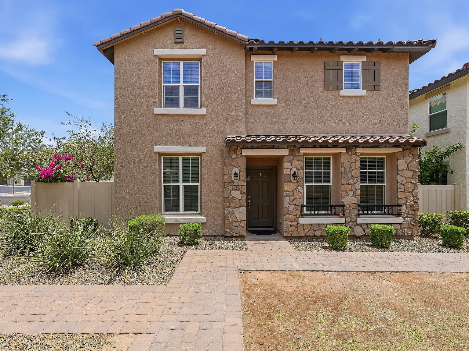 4 bed, 2.5 bath, 2622 sqft, $2,495 — Photo 1