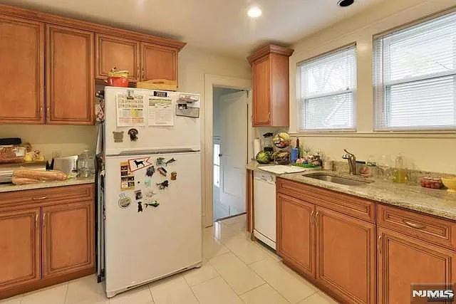 71 Everett St — Photo 5