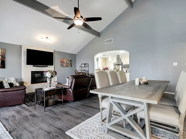 2235 Round Lake Dr — Photo 15