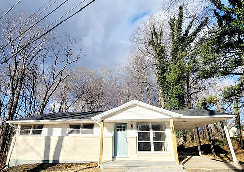 405 Seminole Dr Photo 1