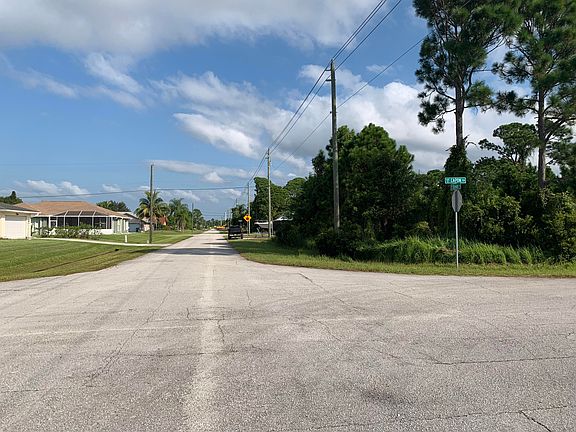 2nd image of 1555 SE Ocean Ln