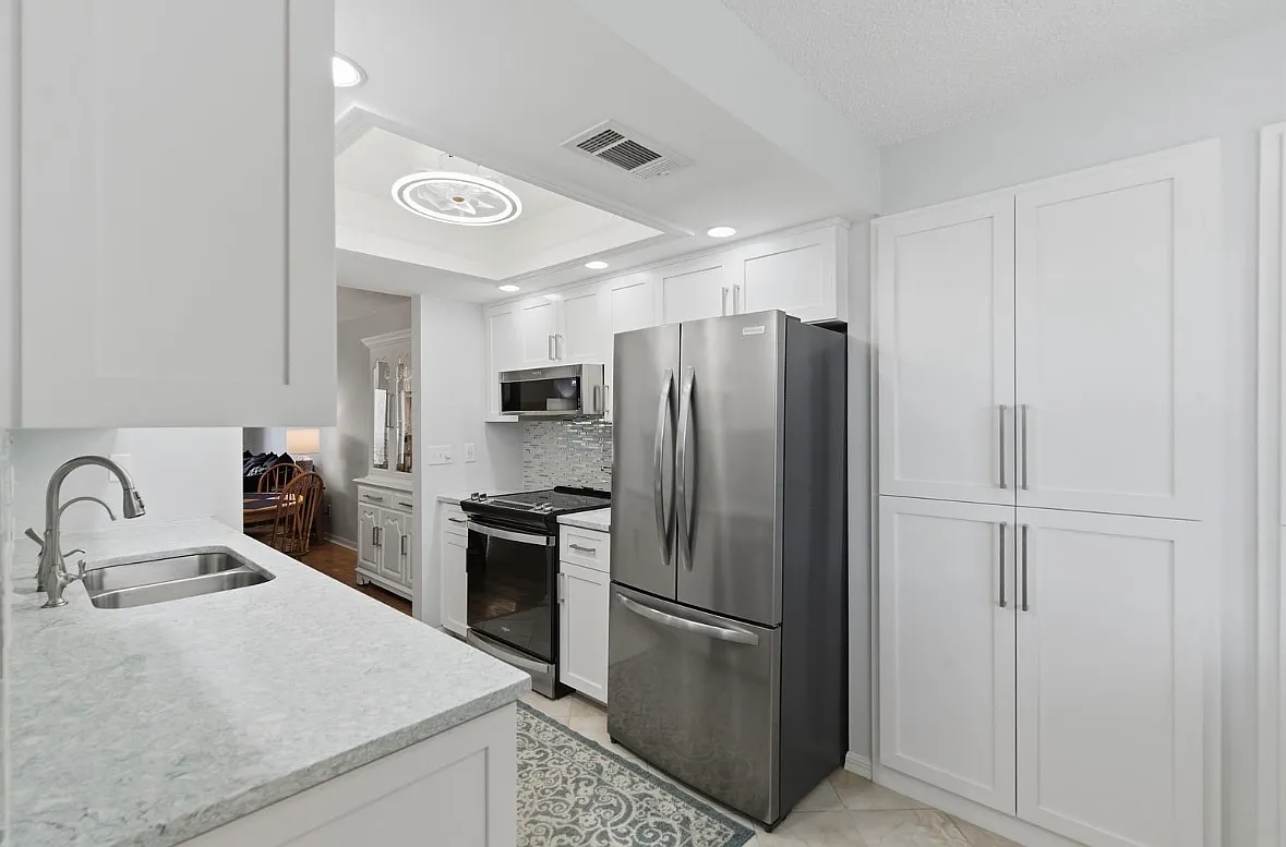 2 bed, 1000 sqft, $2,600 — Photo 1