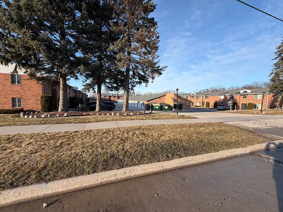 2721 Humboldt Rd