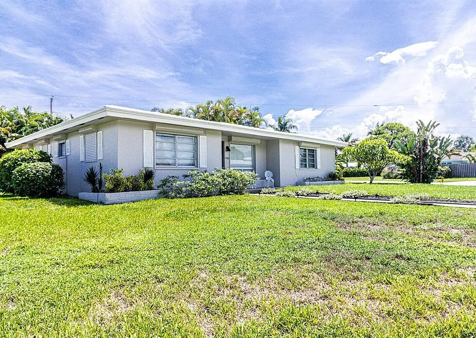 1300 SE 7th Ct