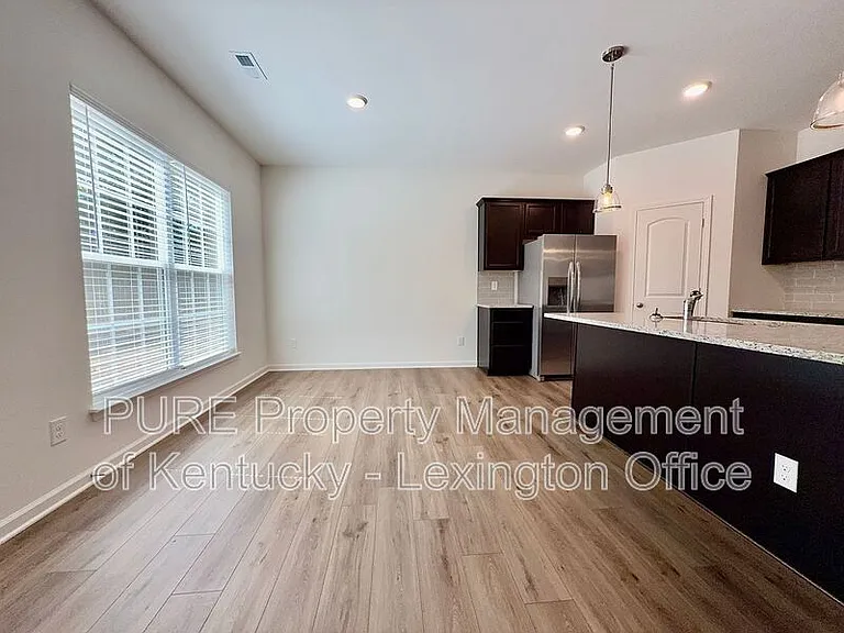852 Halford Pl — Photo 12