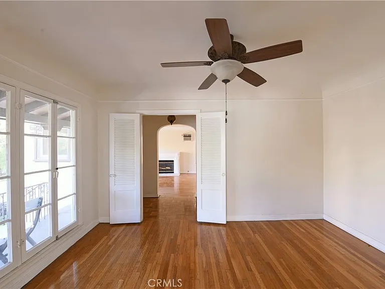 915 S Le Doux Rd — Photo 3