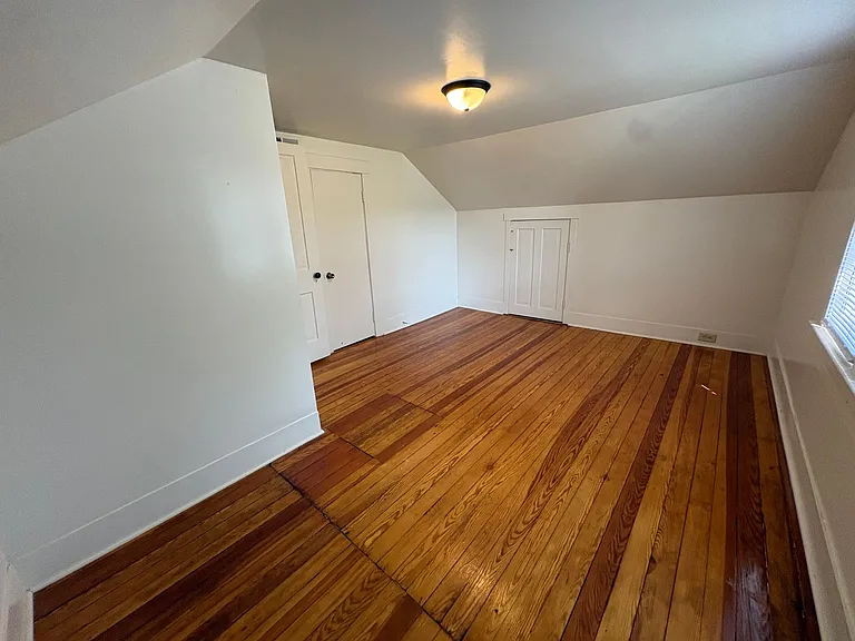 2209 Hawthorne Ave — Photo 32