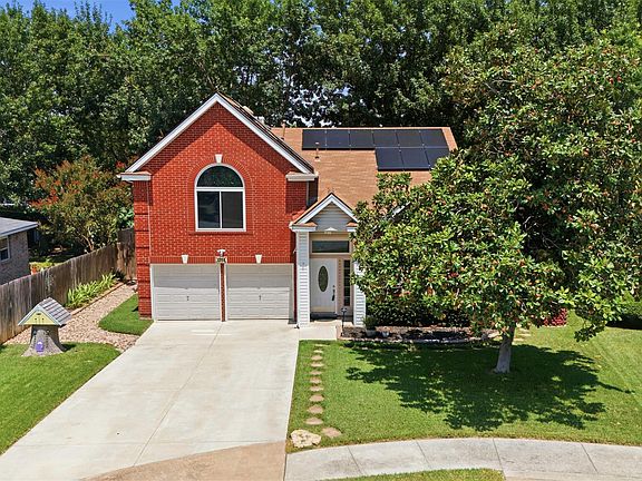 2nd image of 2204 Sedgewick Ln