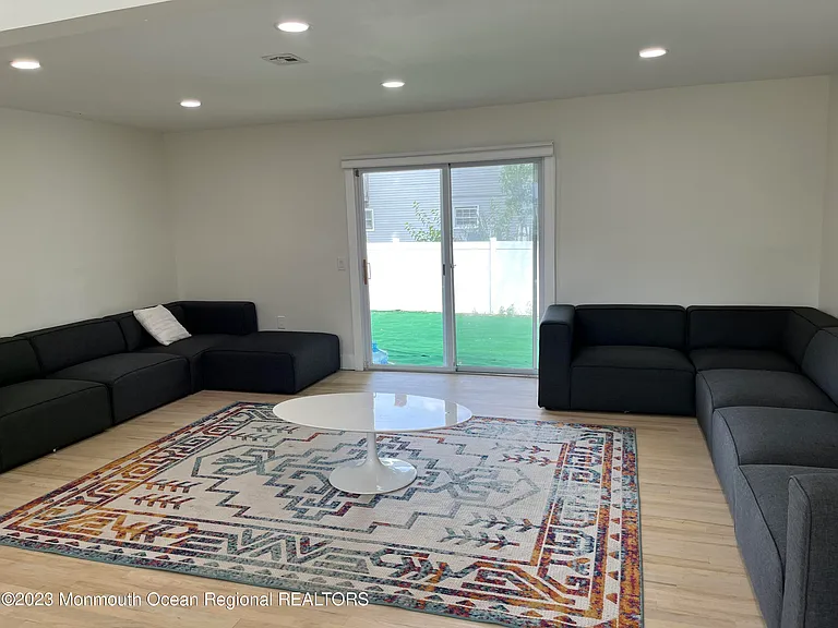 279 Lake Ave — Photo 7