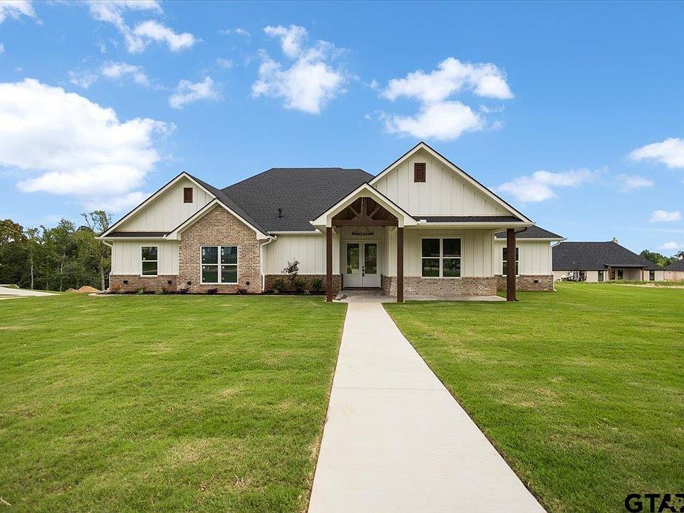 1st image of 17249 Woodcrest Cir