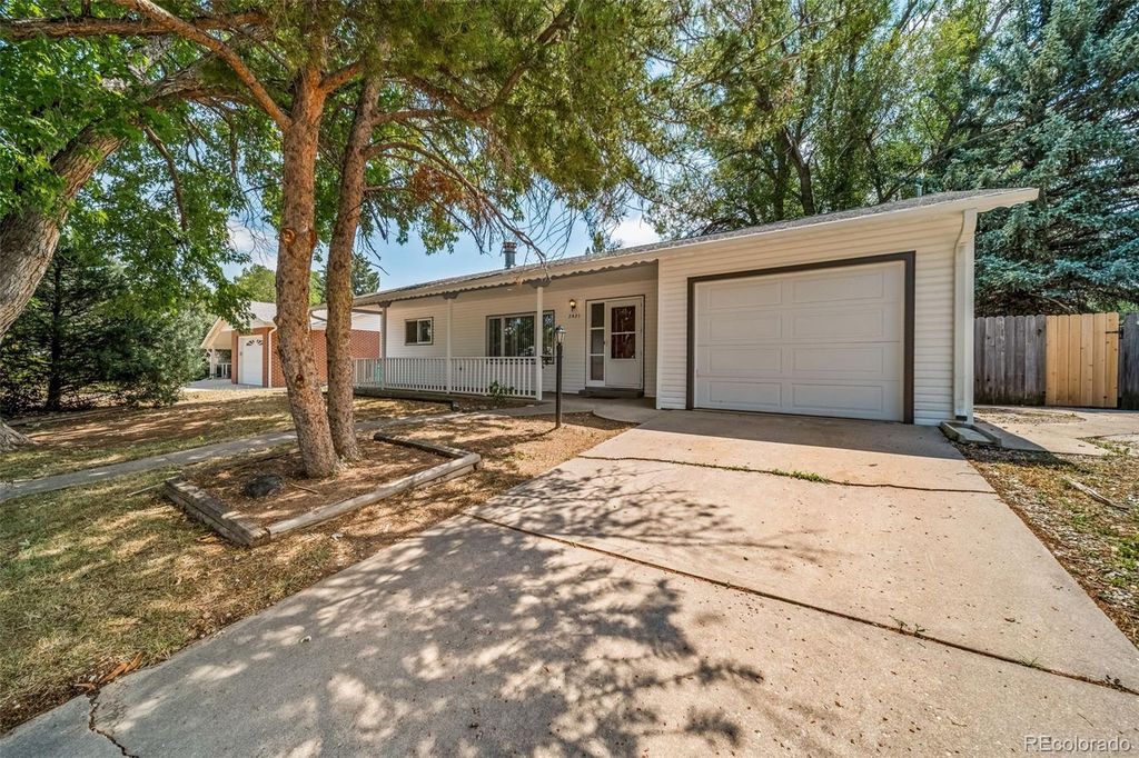 2421 Tamarac Drive