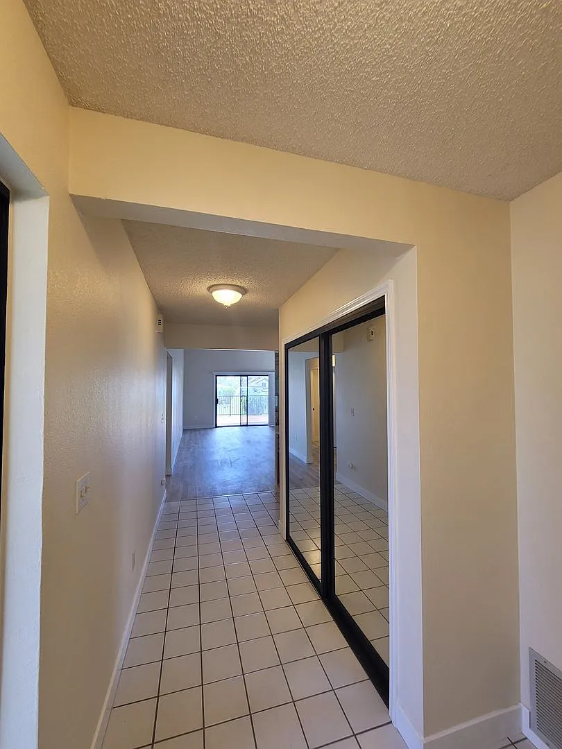 Open & Airy 3-Bed Home with Private Patio in Discovery Bay! — Photo 2