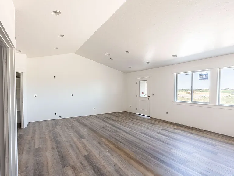 3711 Razor Cir — Photo 2